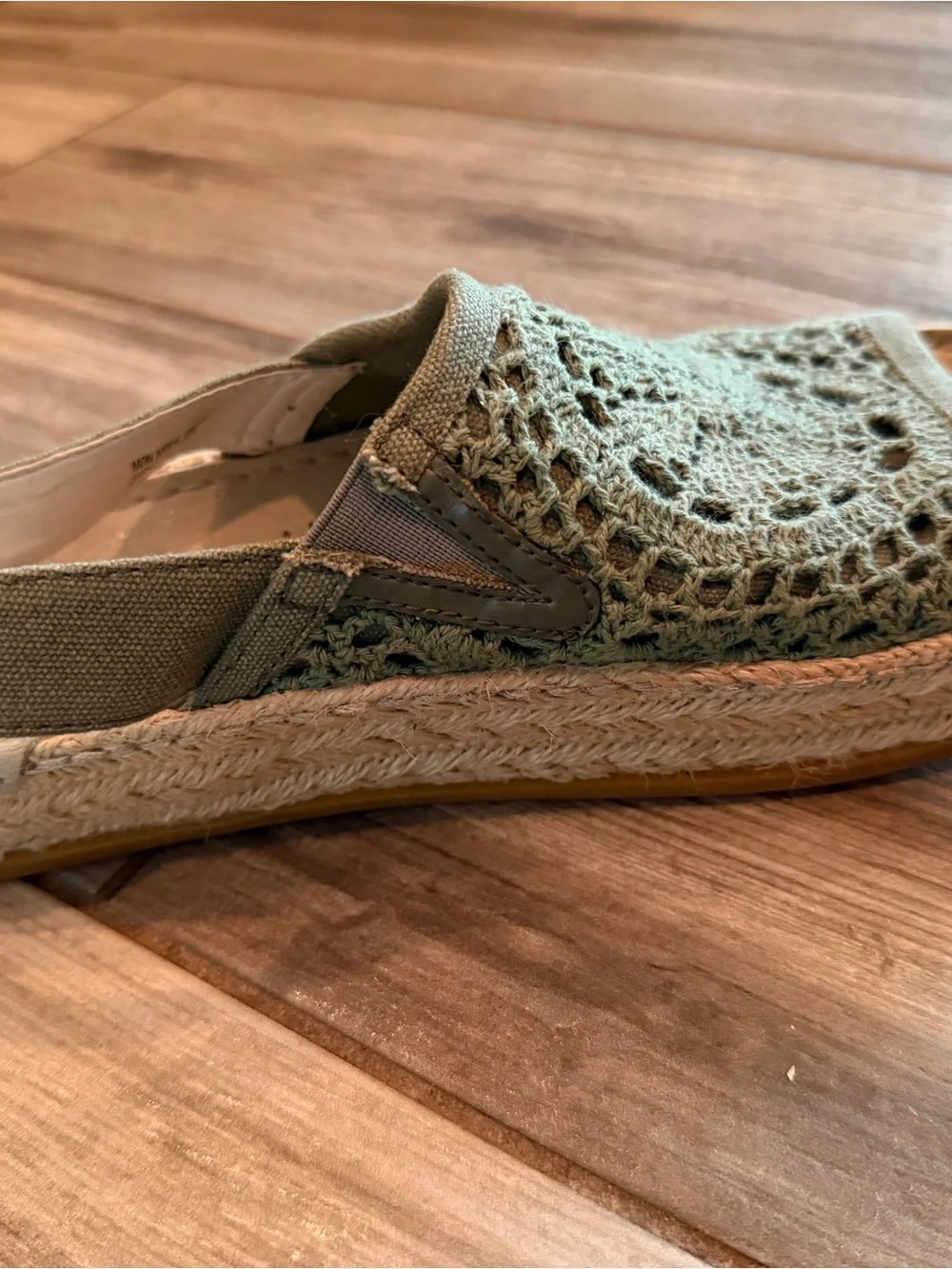 Earth comfortable green